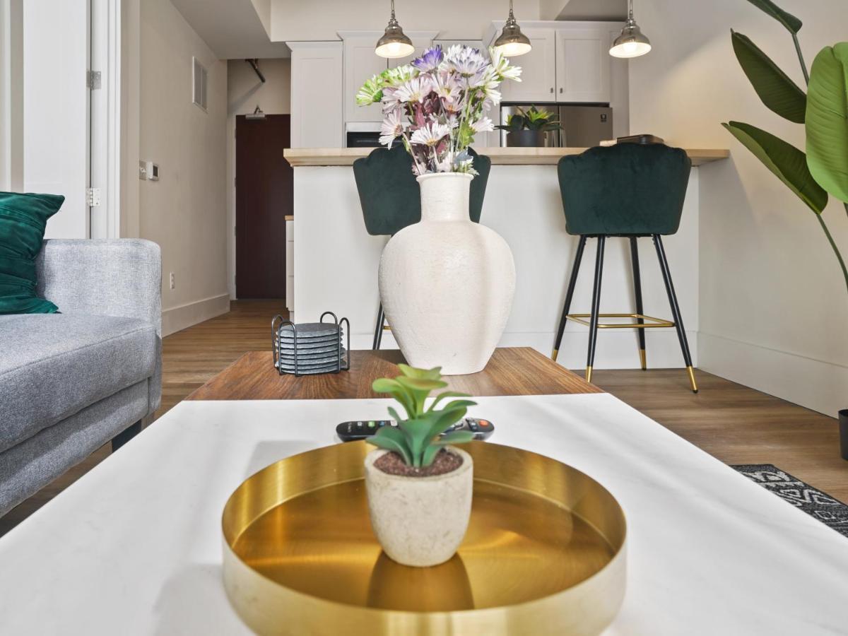 Clover Luxury High-Rise Downtown Саут Бенд Екстериор снимка