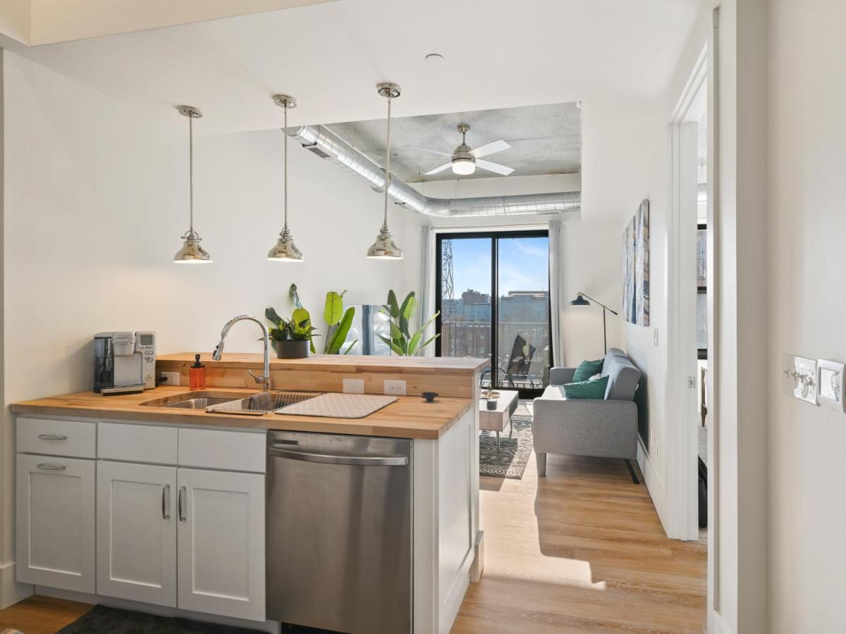 Clover Luxury High-Rise Downtown Саут Бенд Екстериор снимка